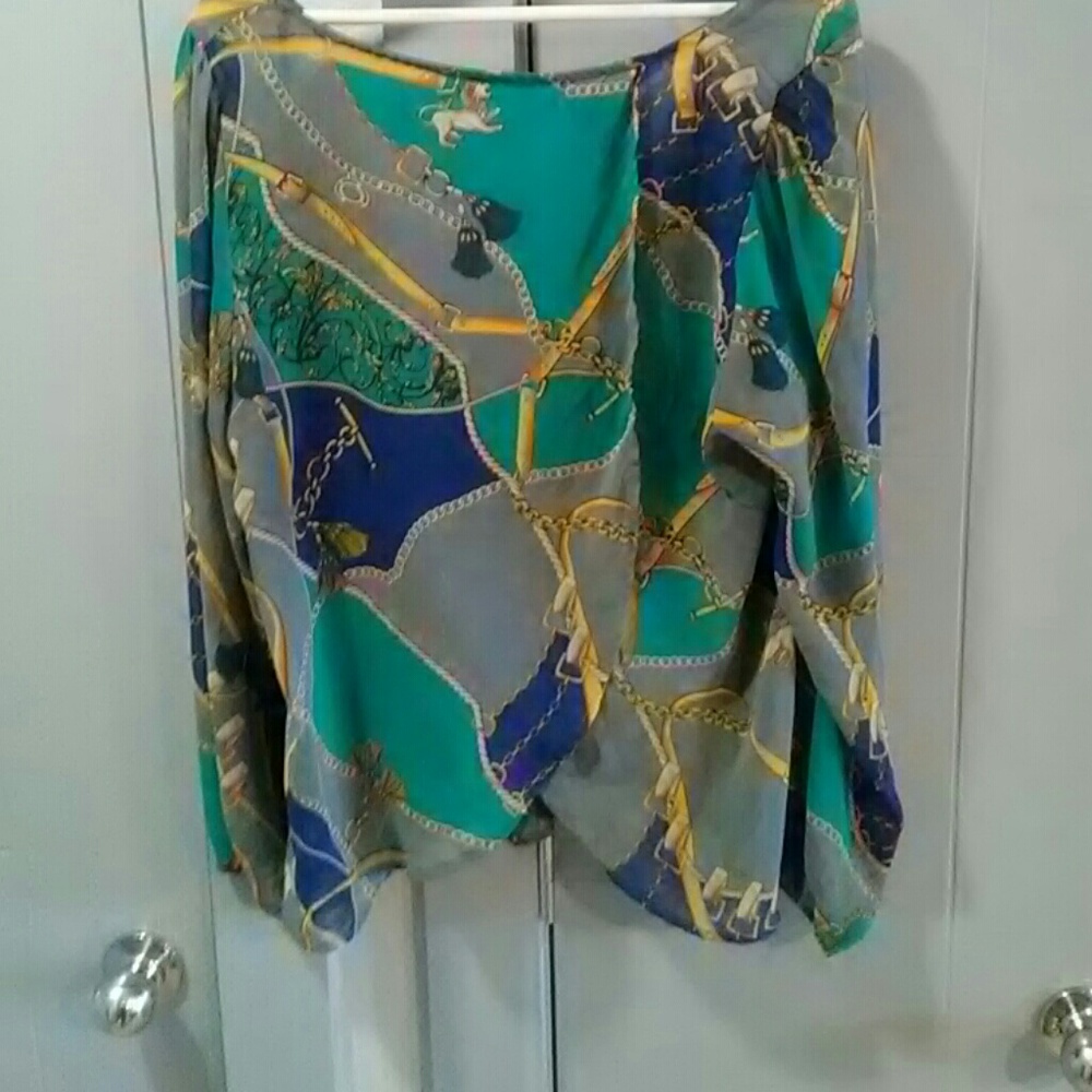 Sheer and open back top - Picture 2 of 4